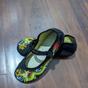 Chinese Dragon Embroidery Cheongsam Flats Shoes